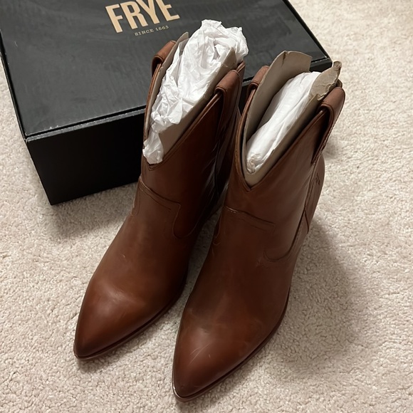 Frye Faye Chevron short booties - Picture 5 of 10